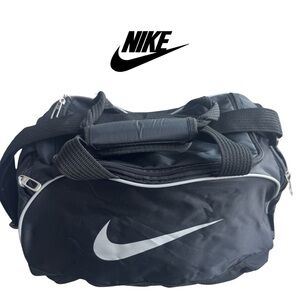 Nike Black & Gray Duffel Gym Weekender Bag Swoosh Small Medium EUC Video